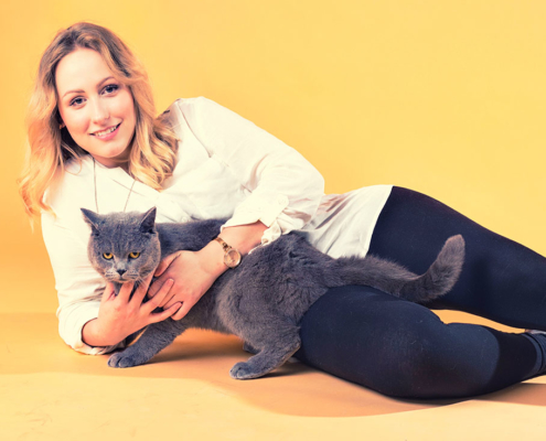 Katzenfotografie British Shorthair und Frau